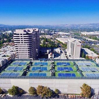 San Fernando Valley roof top tennis courts with INCREDIBLE views of the surrounding LA Valley. Private tennis club with great parking, easy access, and great privacy for film and photo shoots.